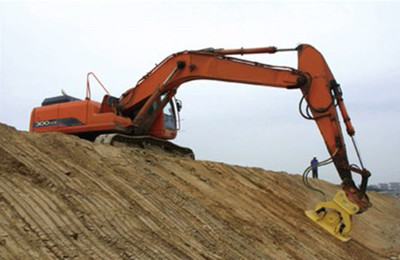 bauma China 2018 山东铭德机械携多功能属具设备亮相上海宝马展，助力建筑安装工程